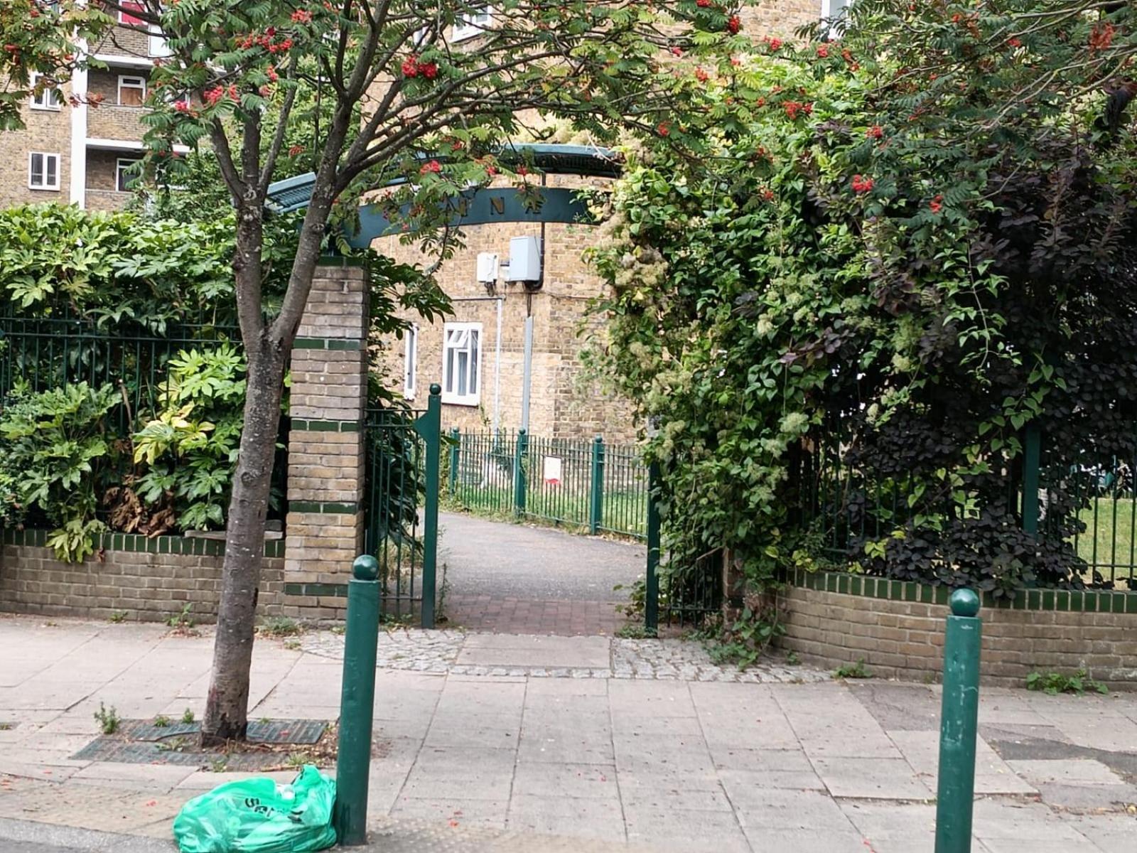 The London Apartment Exterior photo